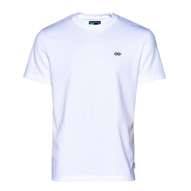 00017 Camiseta blanca con logo bordado