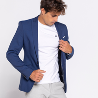 00017 Camiseta blanca con logo bordado