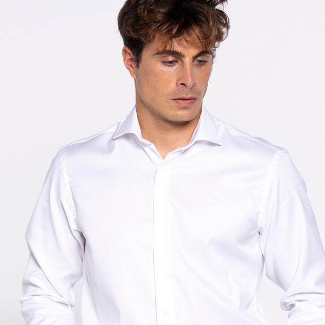 0054. Camisa PREMIUM NON IRON blanca
