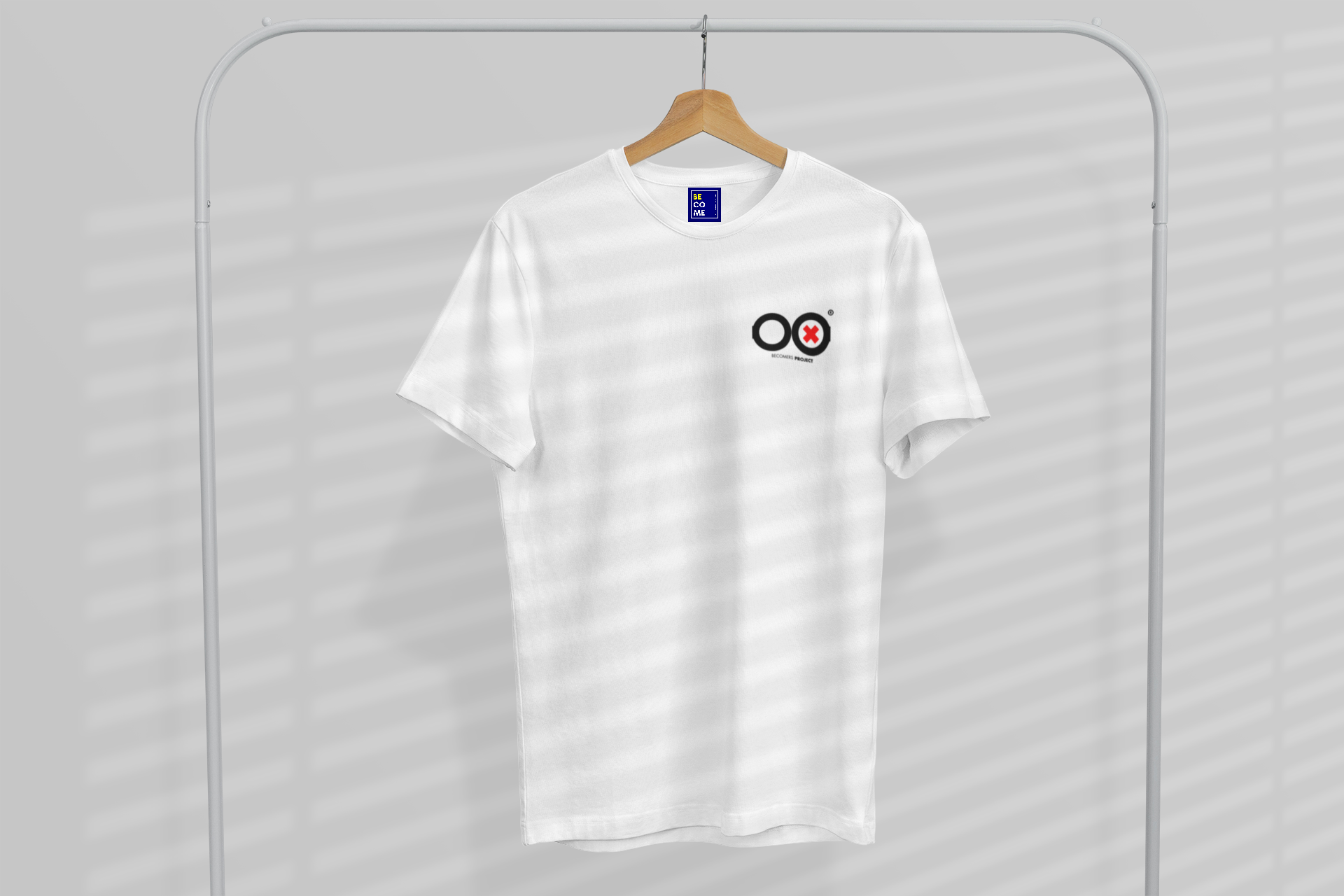 0041. Camiseta blanca de manga corta